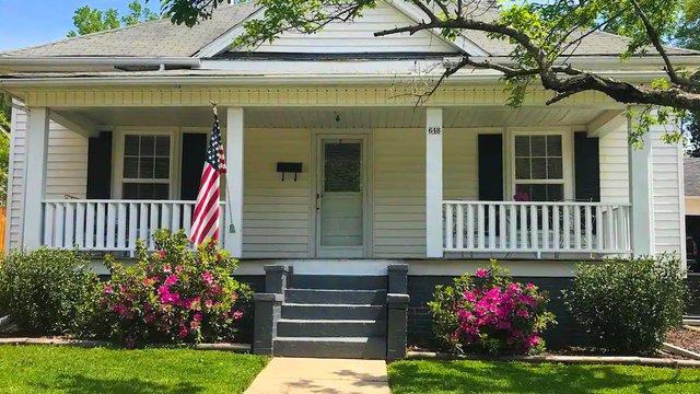 Century Old Charmer Mount Airy NC cottage rental