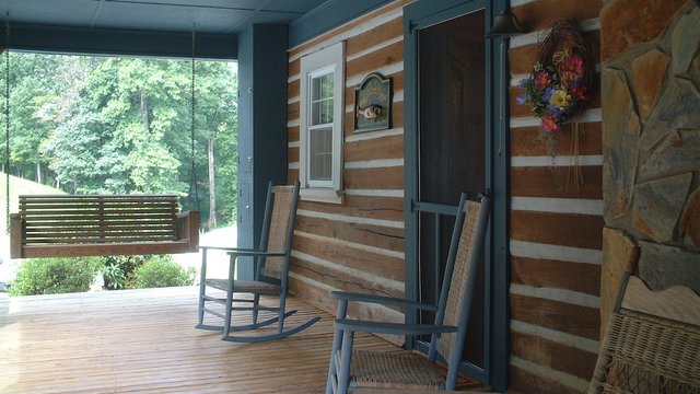 Cozy Cabin Elkin.jpg