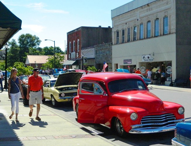 Cruise Downtown Elkin