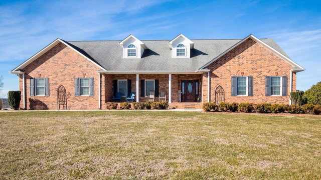 Faye's Family Farm.jpeg