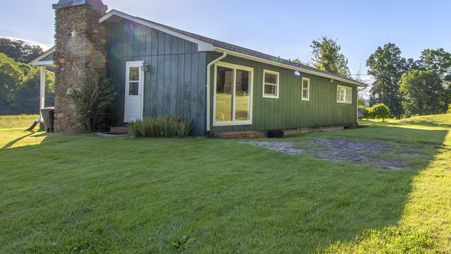 Greenhouse Cottages at Serre Vineyards Mount Airy Yadkin Valley lodging