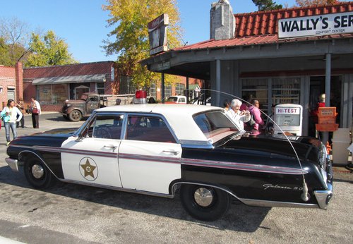thumbnail image 2 of SMH Resins 1/25 Scale 1963 Ford 4-Door Squad Car Model Kit - With Mayberry & Police Light Resin Parts 2 of 5