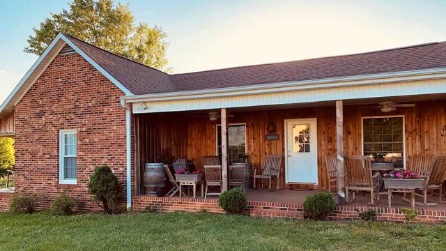 Olde Farmhouse at Carolina Heritage Winery Yadkin Valley