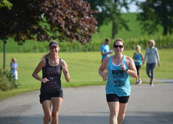 Running the Vines Shelton Vineyards Yadkin Valley NC.jpg