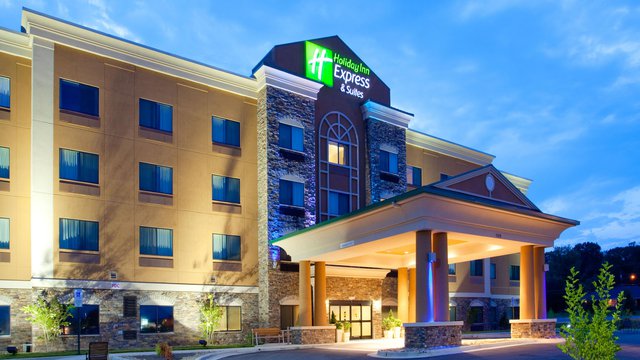 Holiday Inn Express & Suites