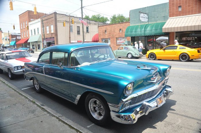 Hot Nights, Hot Cars in Downtown Pilot Mountain