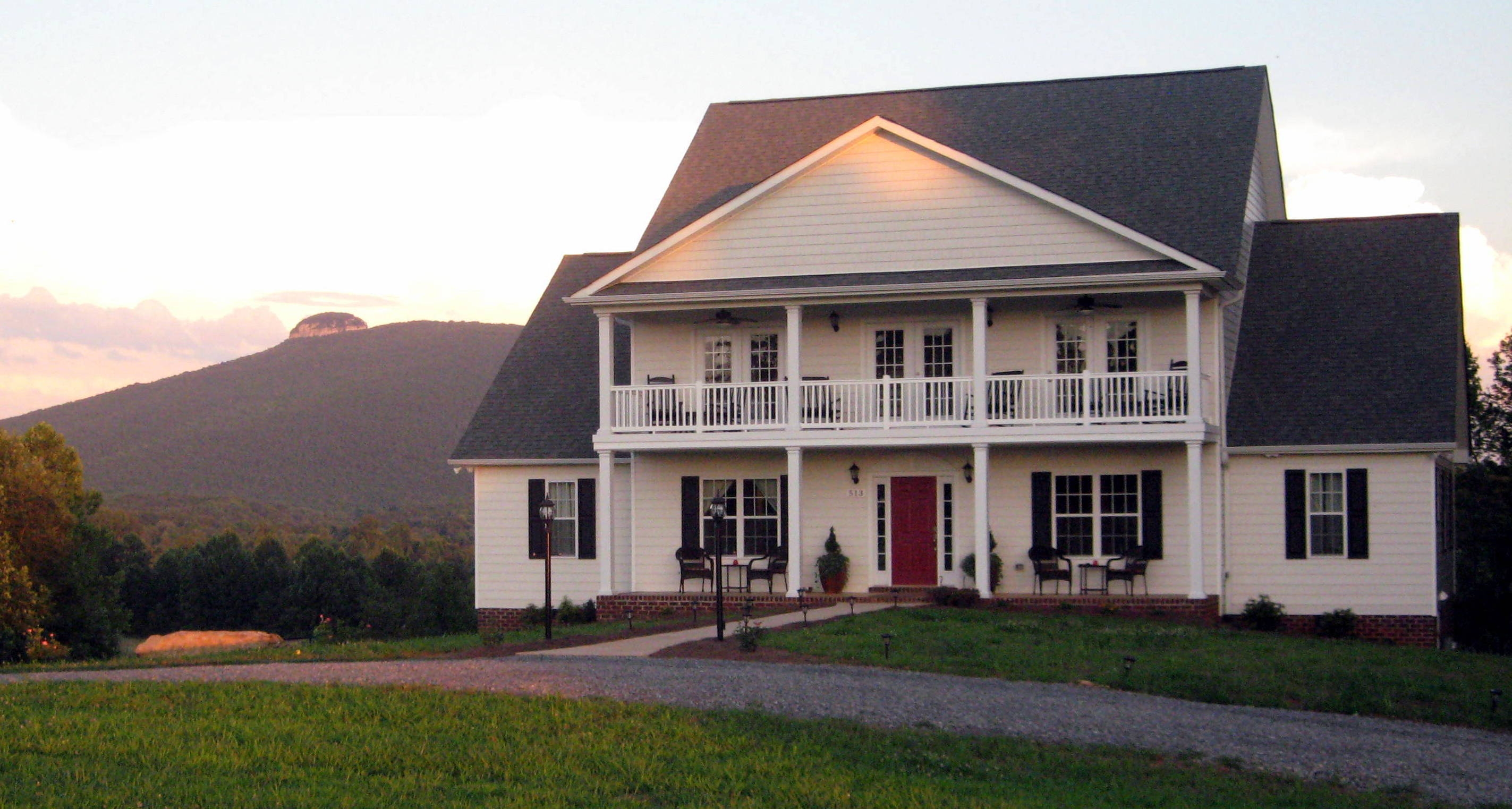 A Mighty Oak Bed and Breakfast Yadkin Valley, NC